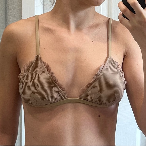 Beach Riot Pacific Ruffle Bikini Set Nude - Picture 8 of 8